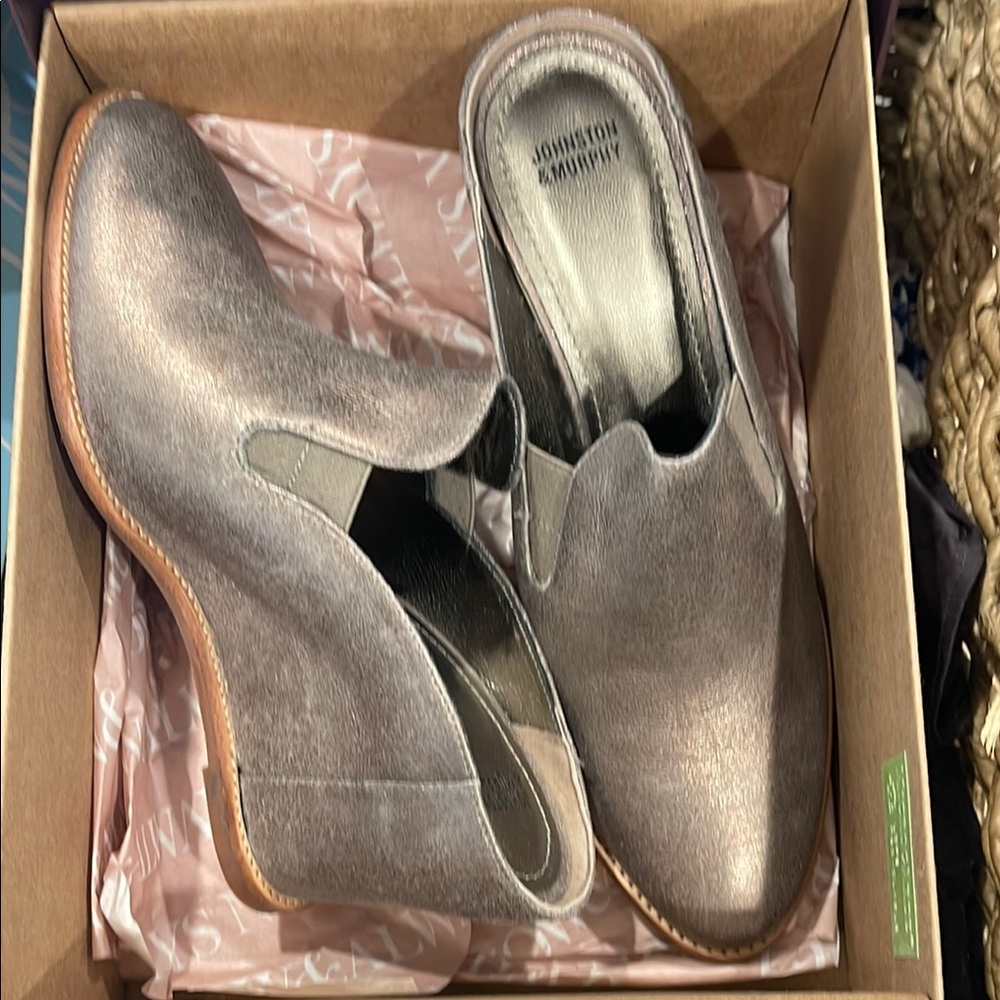 Johnston & Murphy Women's Metallic Bronze Mules